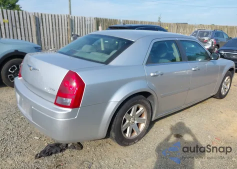 2006 Chrysler 300 from USA, damaged, VIN 2C3LA43R86H331154